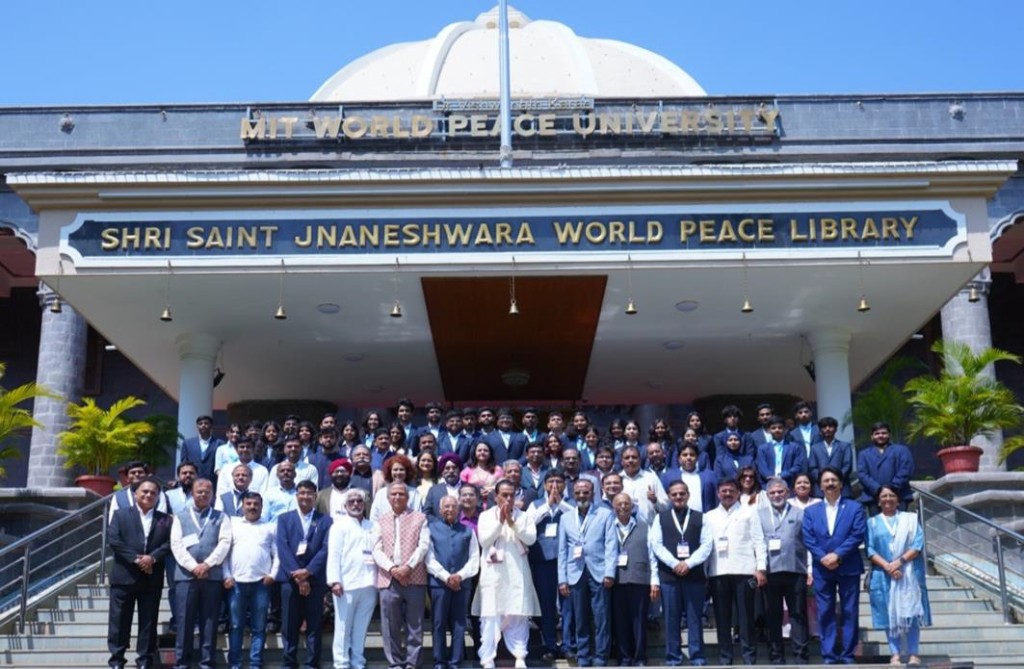 Group photograph of PRAKASH 2024 dignitaries at MIT World Peace University, Pune